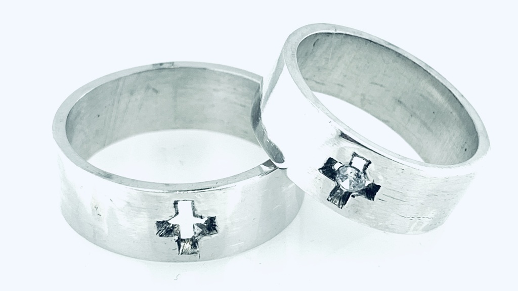 ARGOLLA CORTE INGLES CRUZ CALADA ZIRCONIA AL CENTRO ANCHA