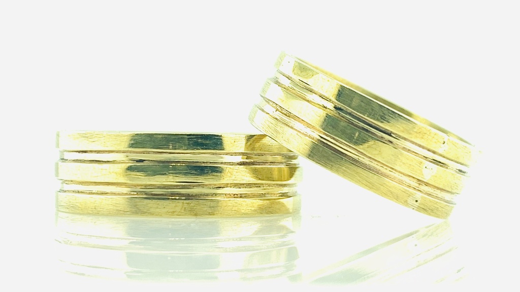 ARGOLLA MATE AL CENTRO DOS HILOS BRILLANTES