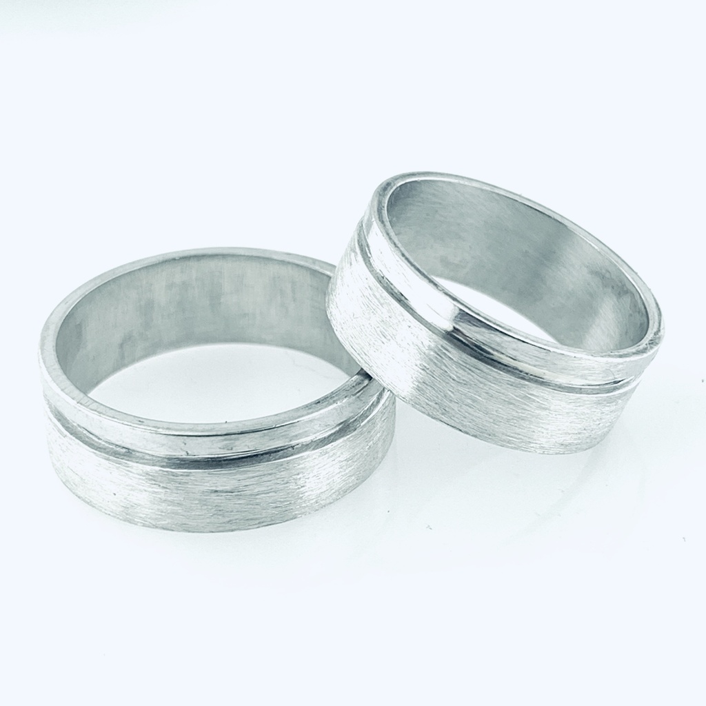 ARGOLLA BCA MATE CON UN FILO BRILLANTE