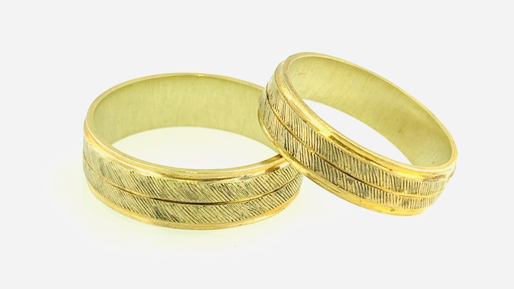 ARGOLLA JASPEADA CON LINEA AL CENTRO