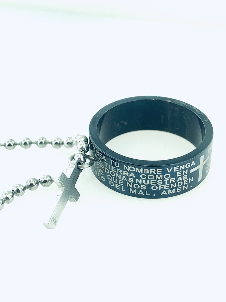 ARGOLLA NEGRA CON CRUZ COLGANTE