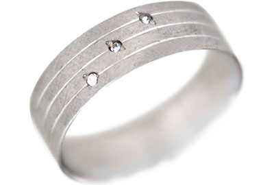 ARGOLLA MATE TRES LINEAS BRILLANTE CON 3 ZIRCONIAS 