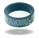 [372147] ARGOLLA NEGRA CON CRUZ COLGANTE