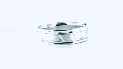 [372267] ARGOLLA ESMERILLADA CON LINEAS LUSTRE